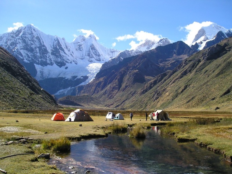 Zona Reservada Cordillera Huayhuash: Conservación de los ecosistemas de alta montaña contenidos en esta zona cordillerana.