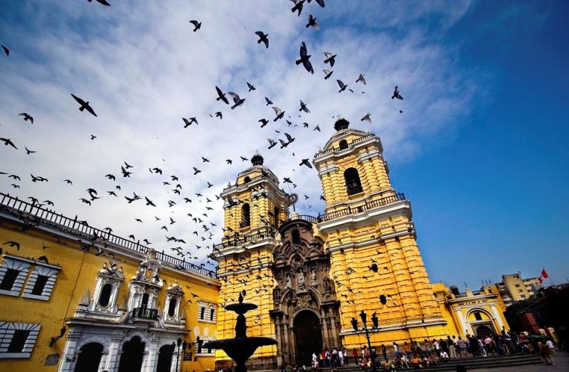 Lima Travel Information and Vacations Guide - Guide tourist and Business of Peru